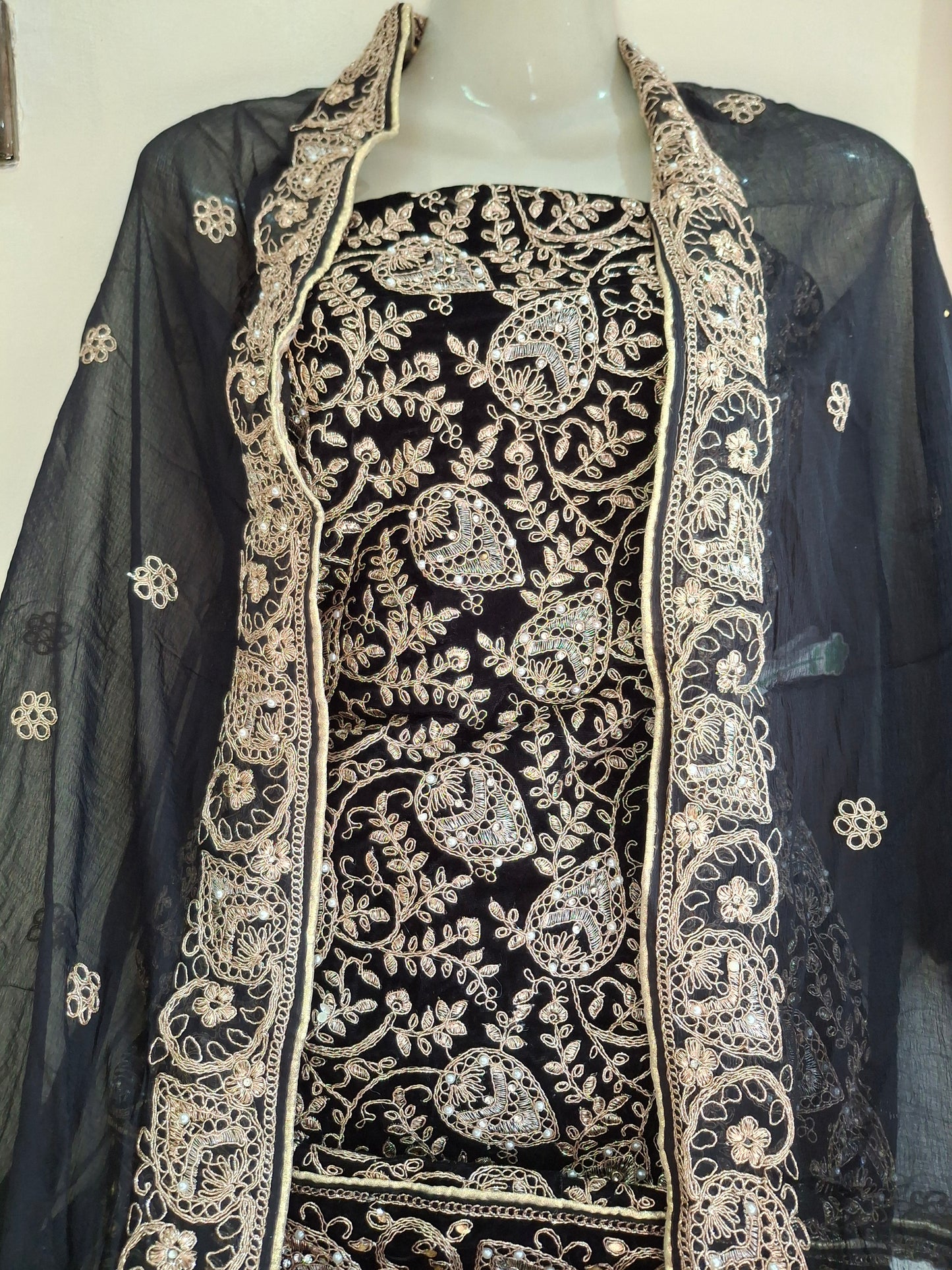 Best Quality Micro Velvet 9000 Unstitched 3 piece suit set