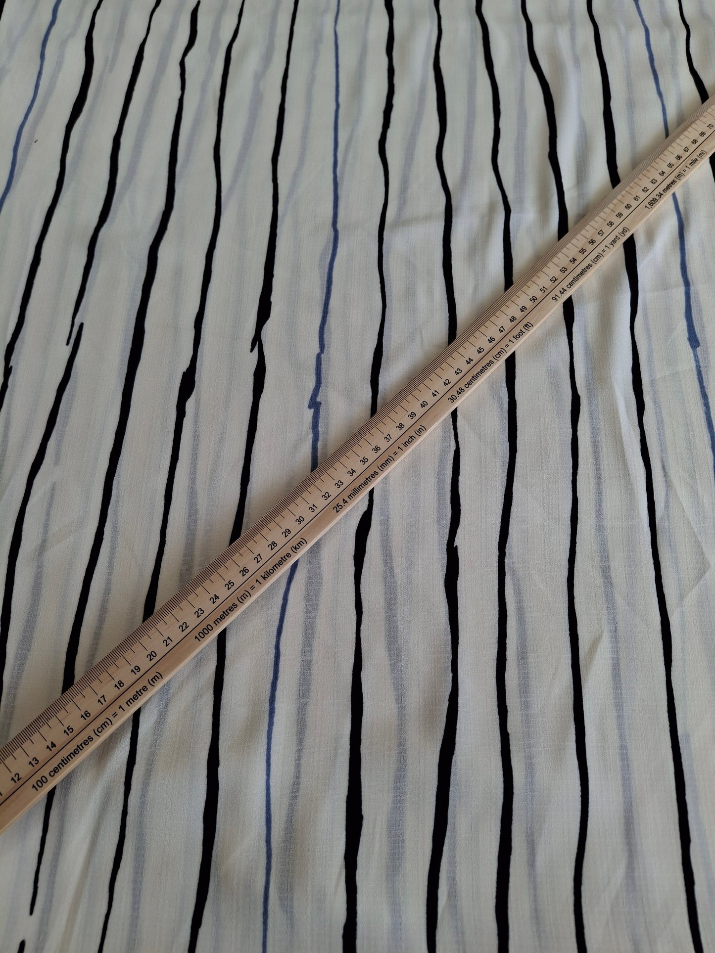 Georgette Whispering Stripes(4-meters)