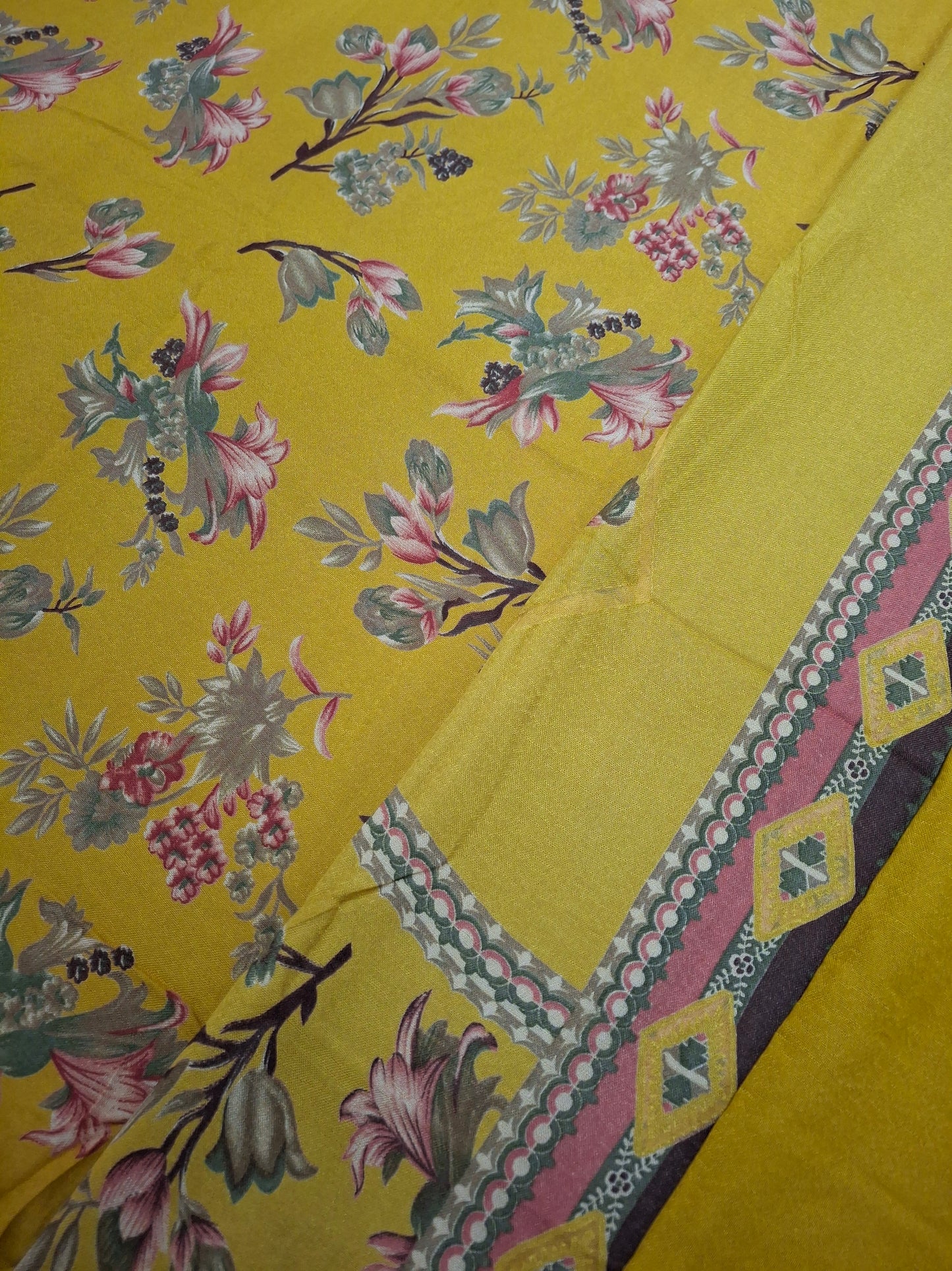 Alpiane Paisley Print (3 pieces suits)Top Quality