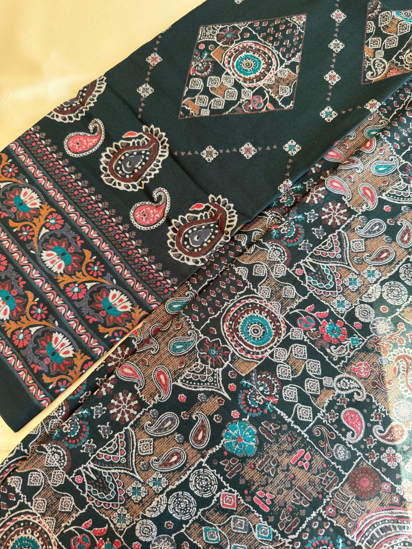 Alpiane Paisley Print (3 pieces suits)Top Quality