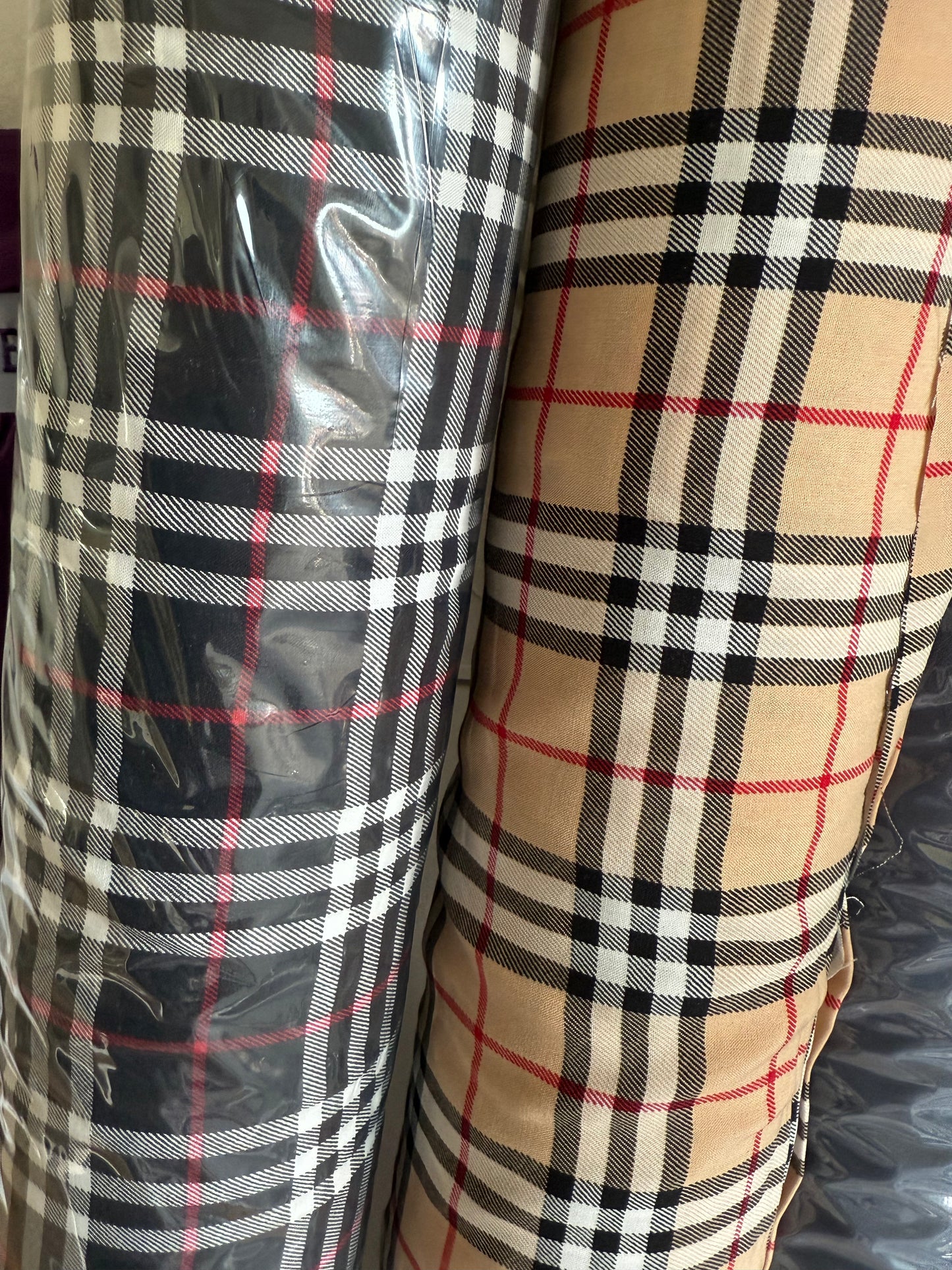 Burberry Print And Daisy Charm Viscose Full Suit 4 meters