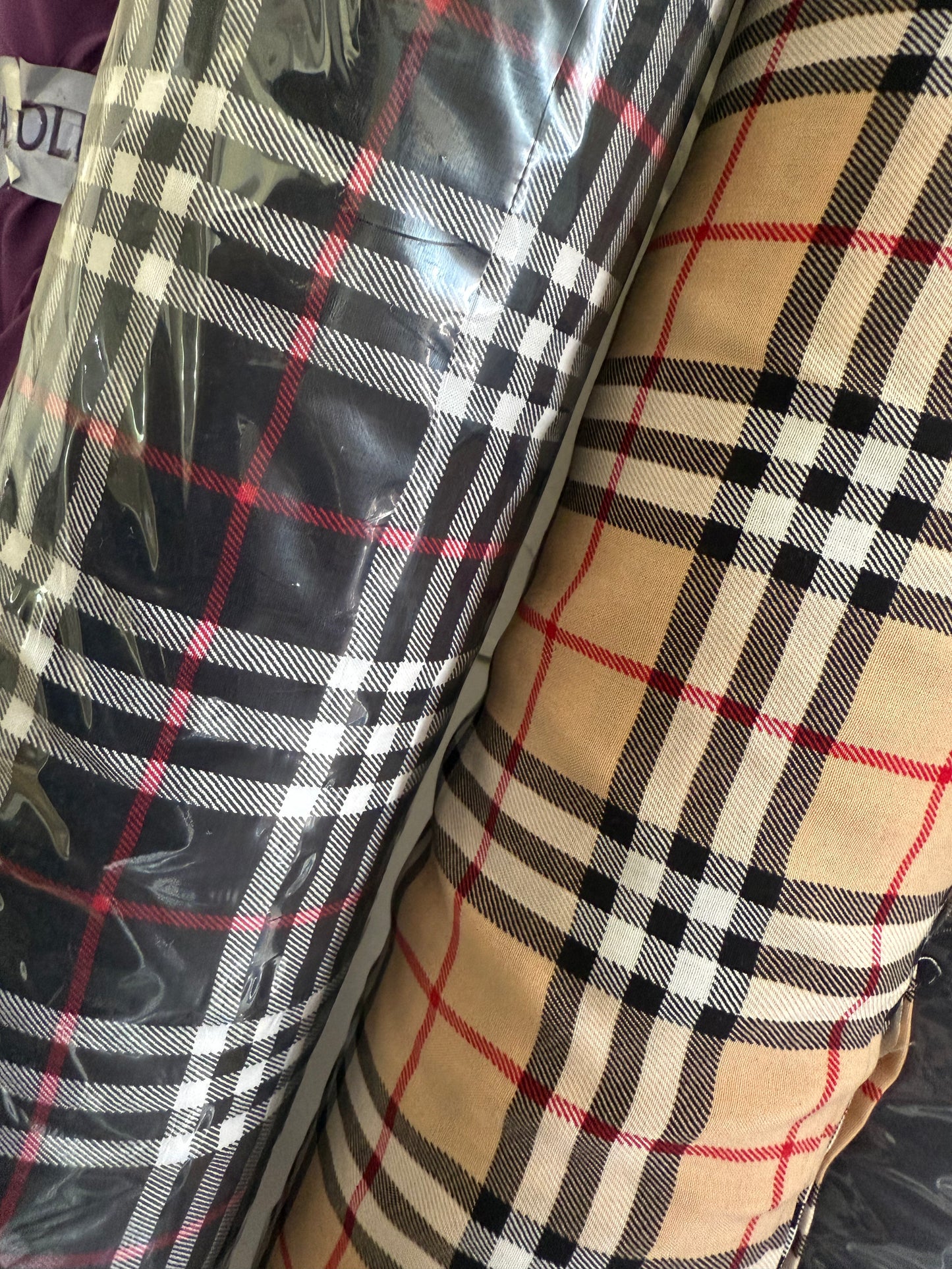 Burberry Print And Daisy Charm Viscose Full Suit 4 meters