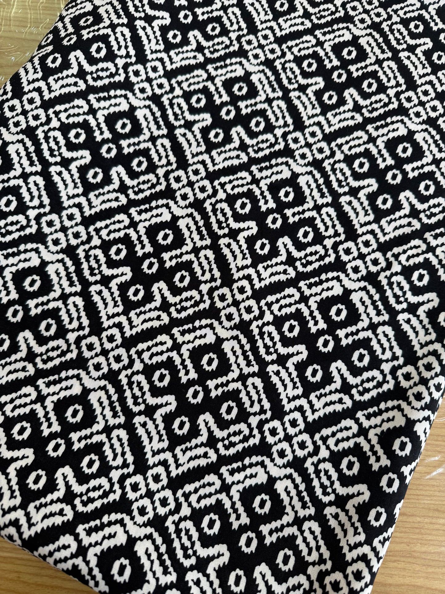 Viscose(4 meters)Full Suit Set,Black and Mustered,Black and Pink
