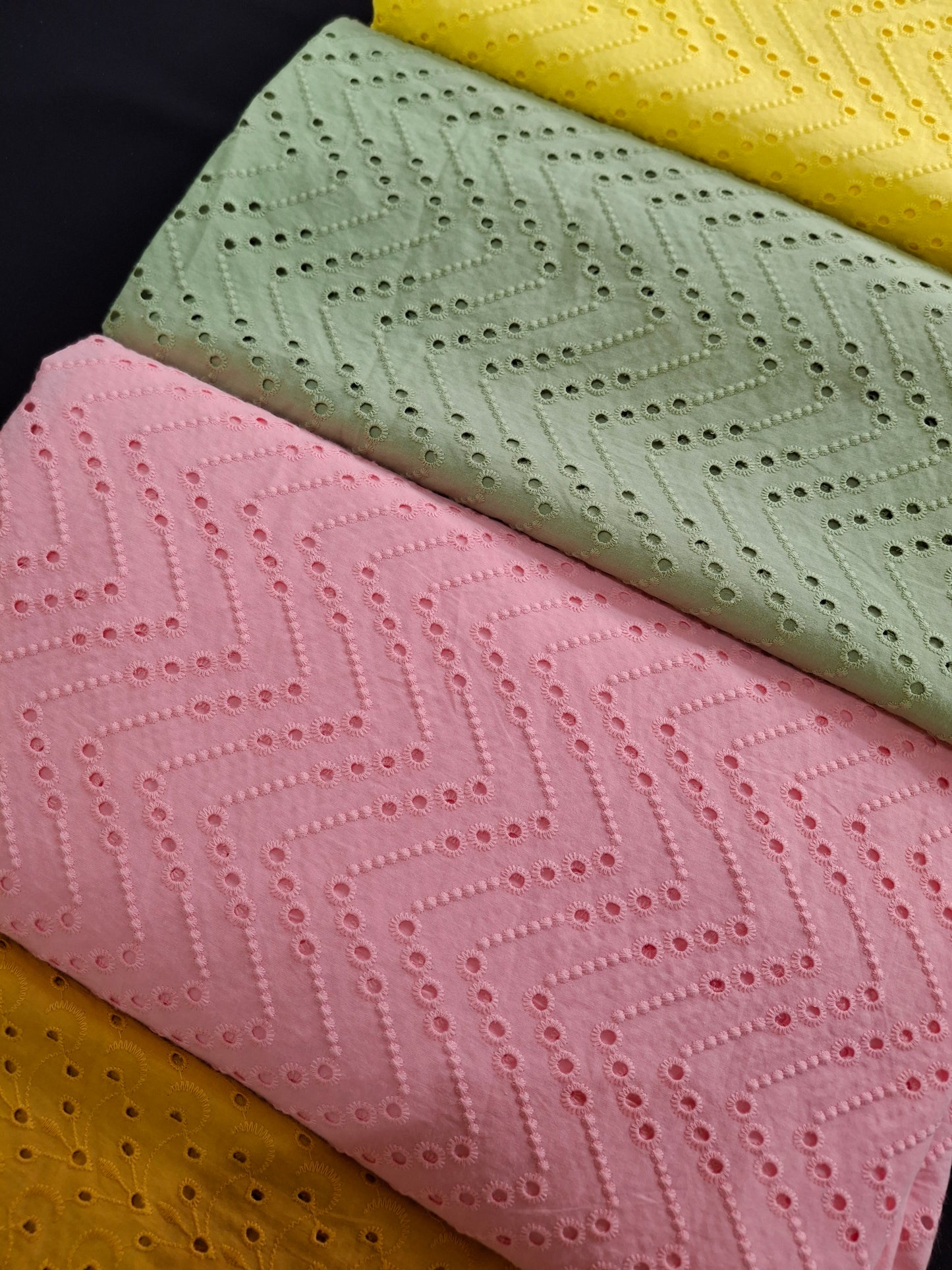 Chikankari-style Cotton Top Quality(suit set 4-meter)