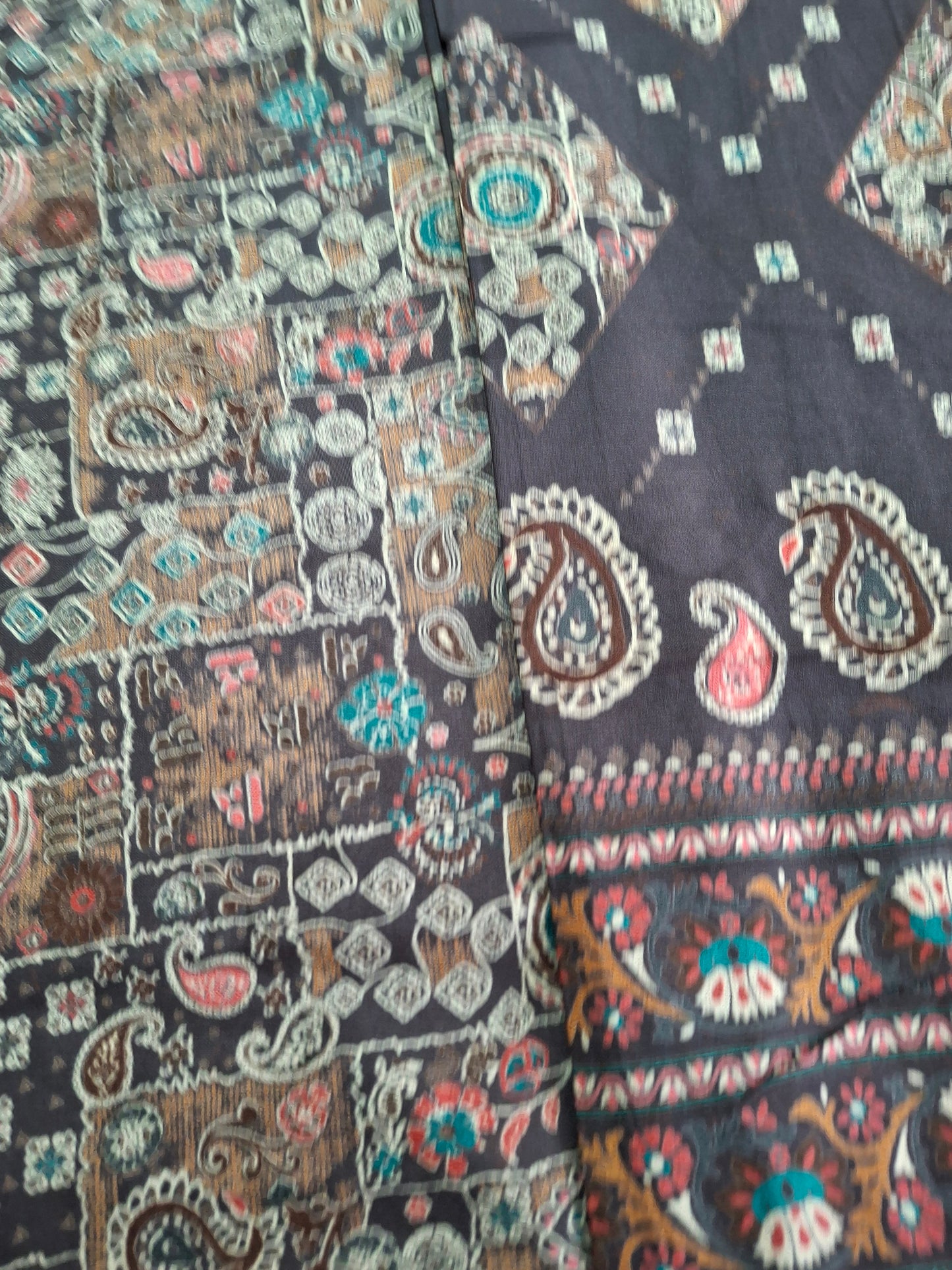 Alpiane Paisley Print (3 pieces suits)Top Quality