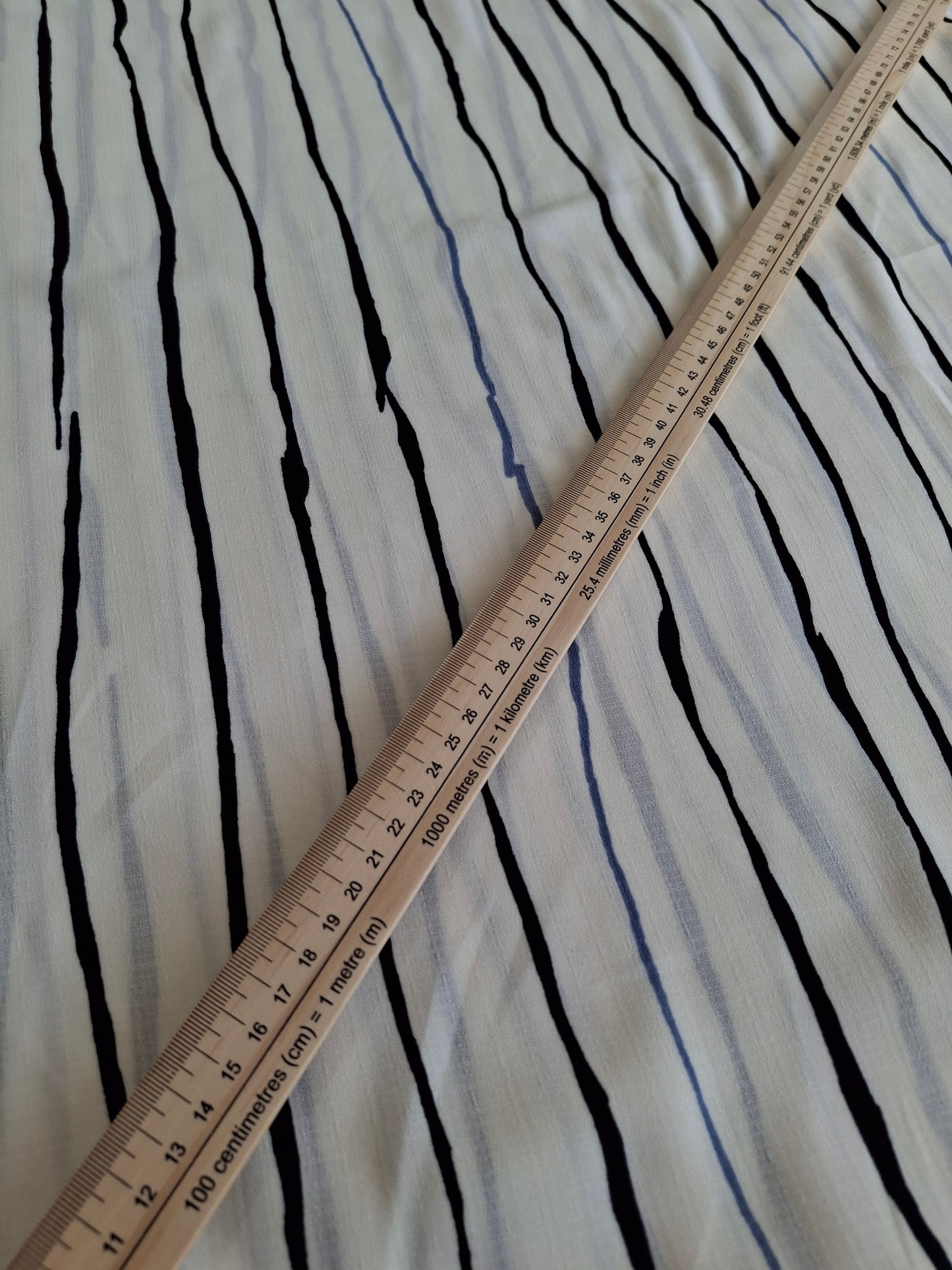 Georgette Whispering Stripes(4-meters)