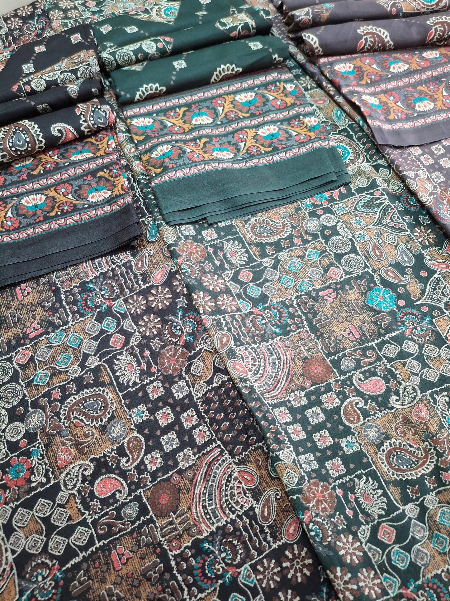 Alpiane Paisley Print (3 pieces suits)Top Quality