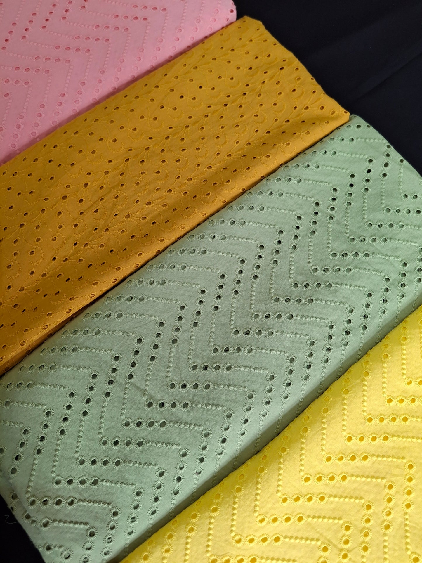 Chikankari-style Cotton Top Quality(suit set 4-meter)