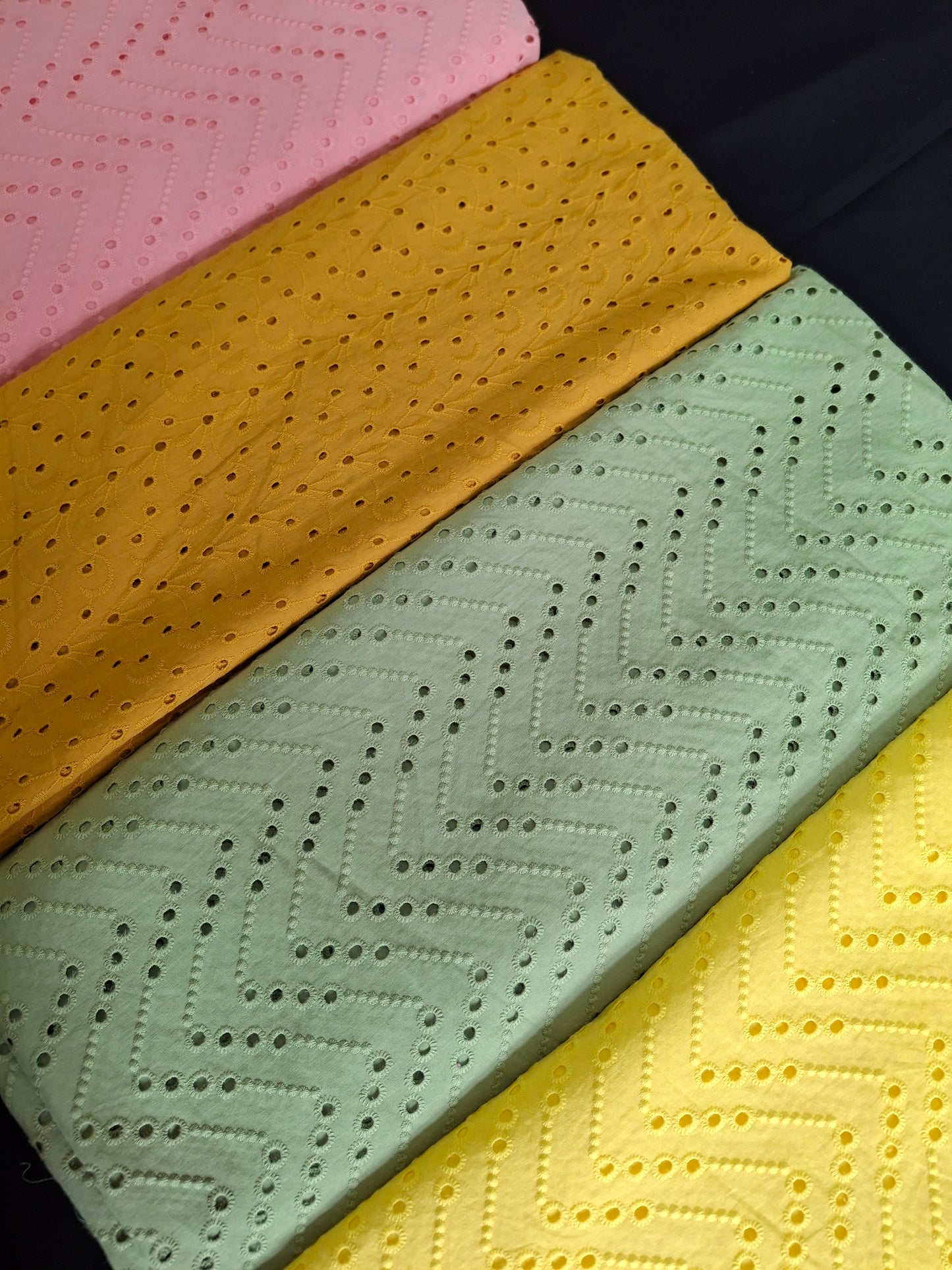 Chikankari-style Cotton Top Quality(suit set 4-meter)