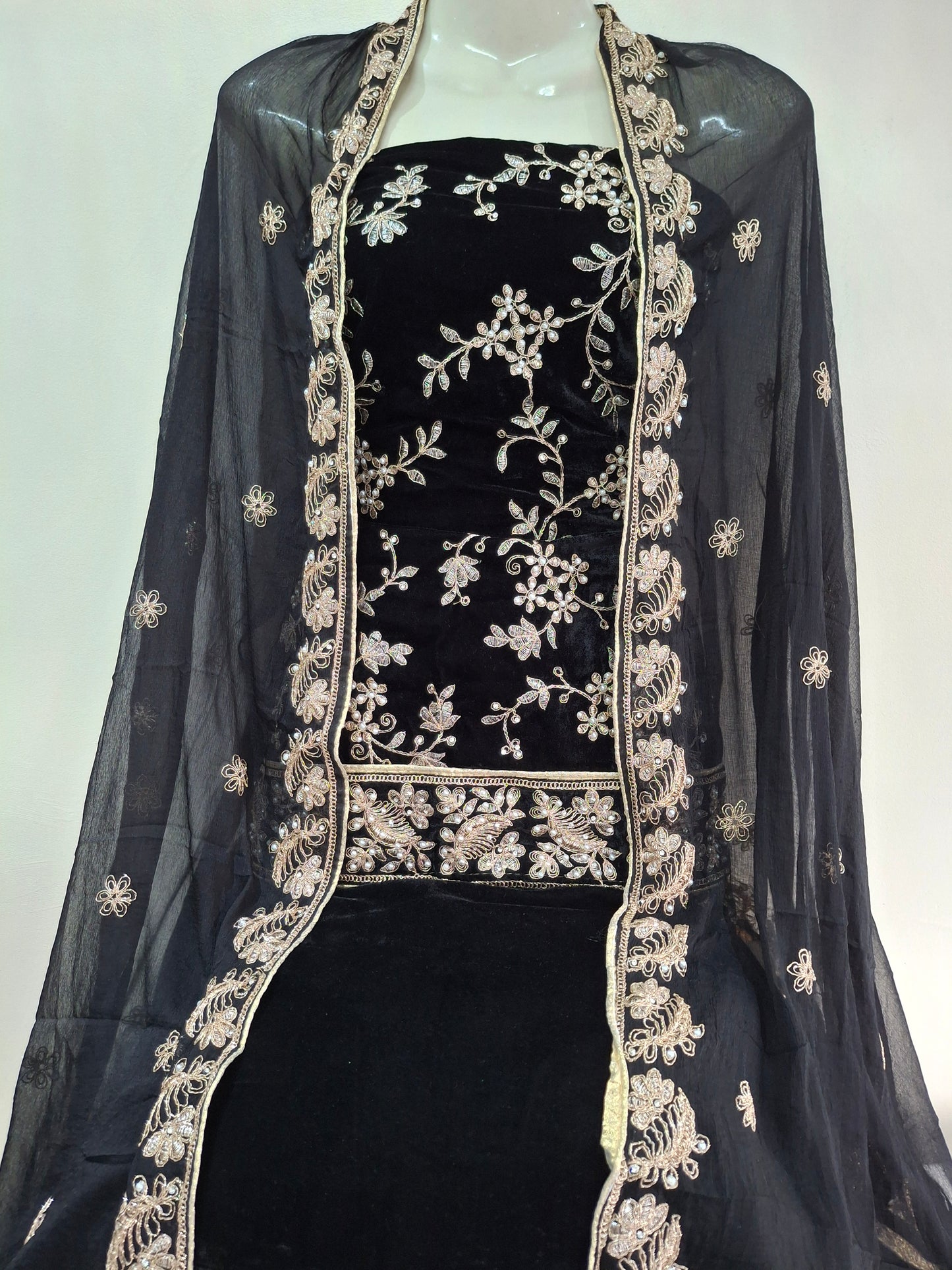 Velvet Embroidered Best Quality Micro 9000 Unstitched 3 piece suit set