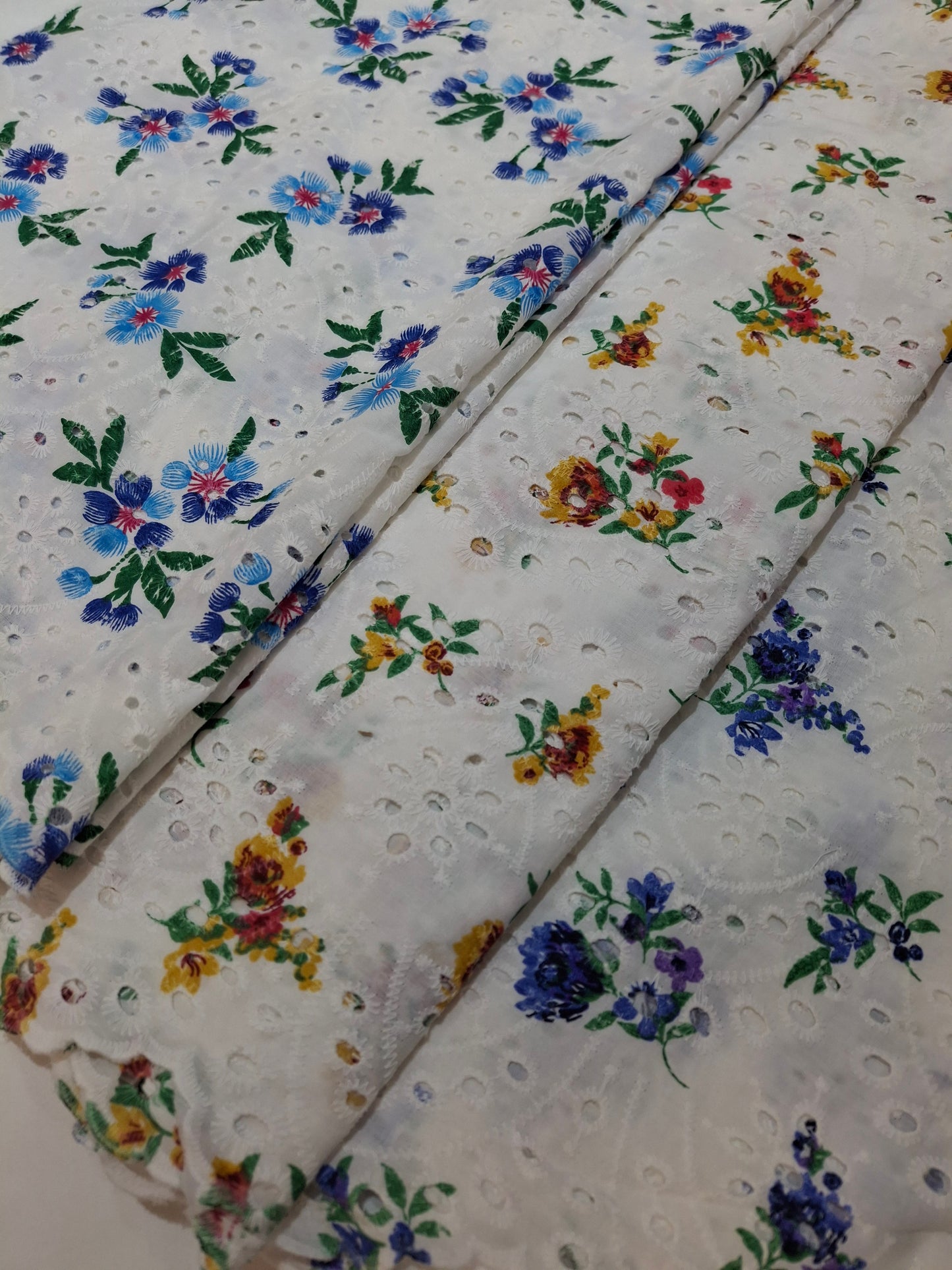 Chikankari-style Cotton 4 meters(2 Piece suit set)