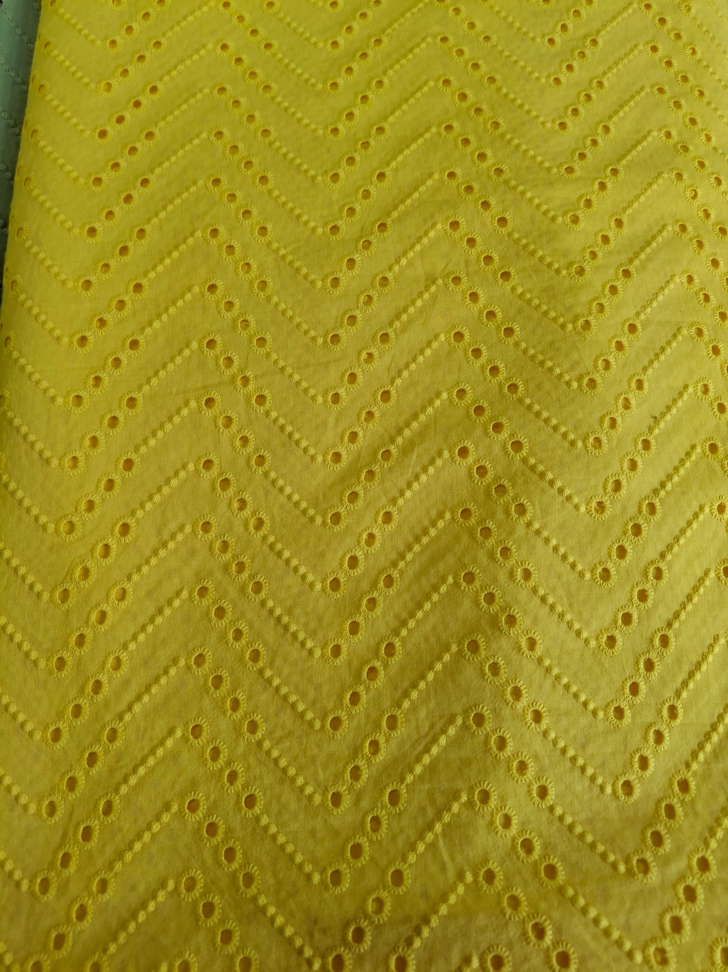 Chikankari-style Cotton Top Quality(suit set 4-meter)