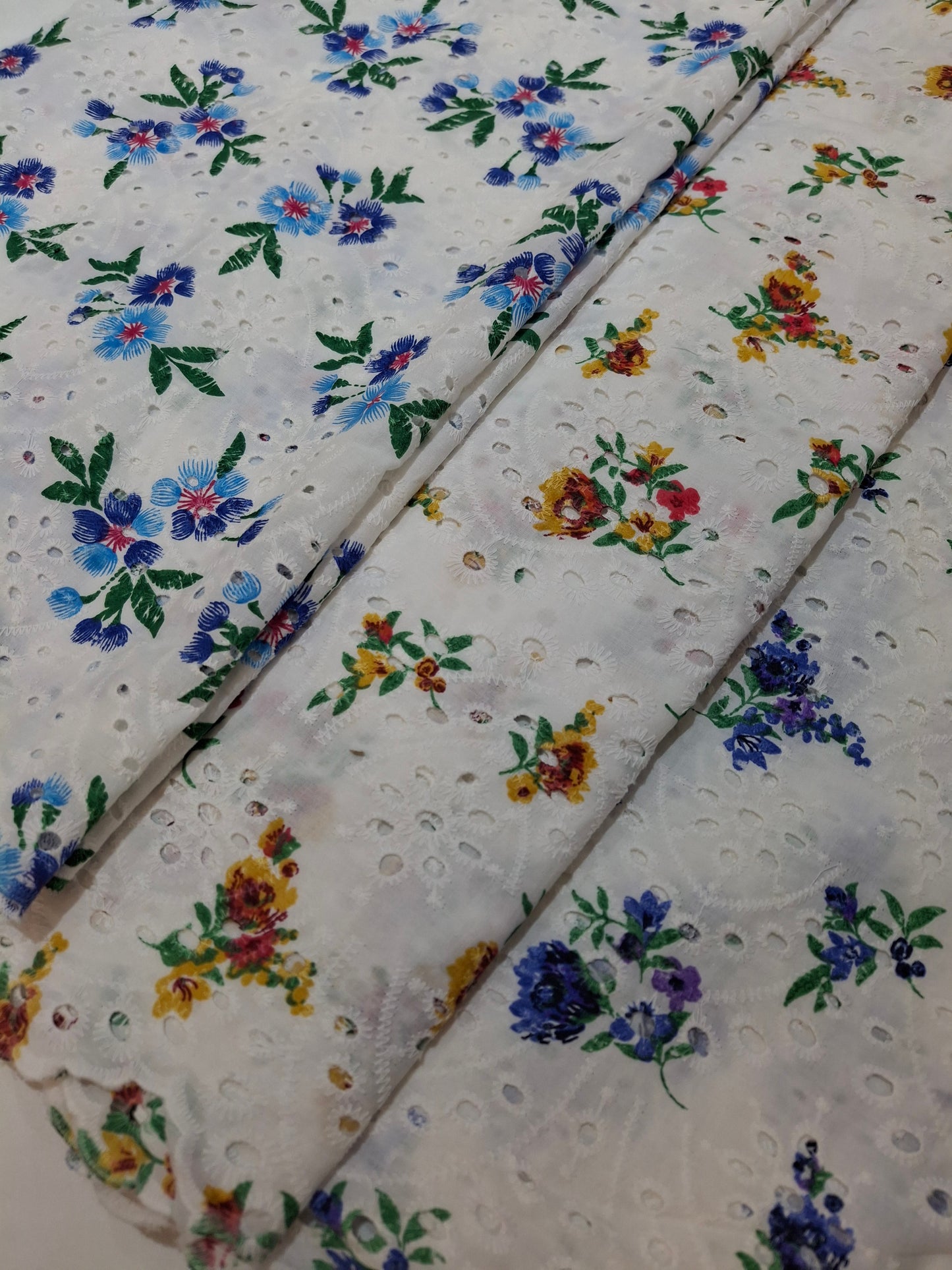Chikankari-style Cotton 4 meters(2 Piece suit set)