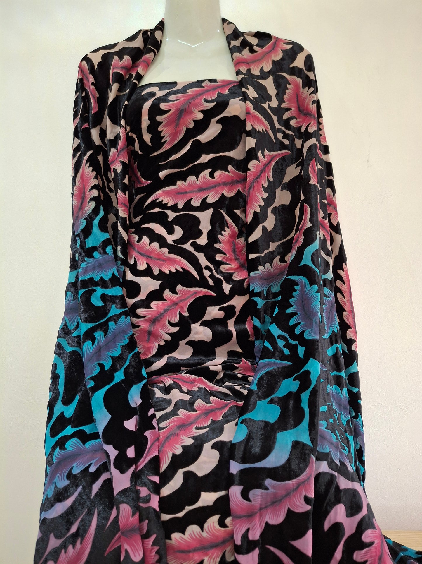 100%Silk Burnout Velvet,Palachi Unstitched Suit With Palachi Shawl Top Quality,4 Piece Suit Set