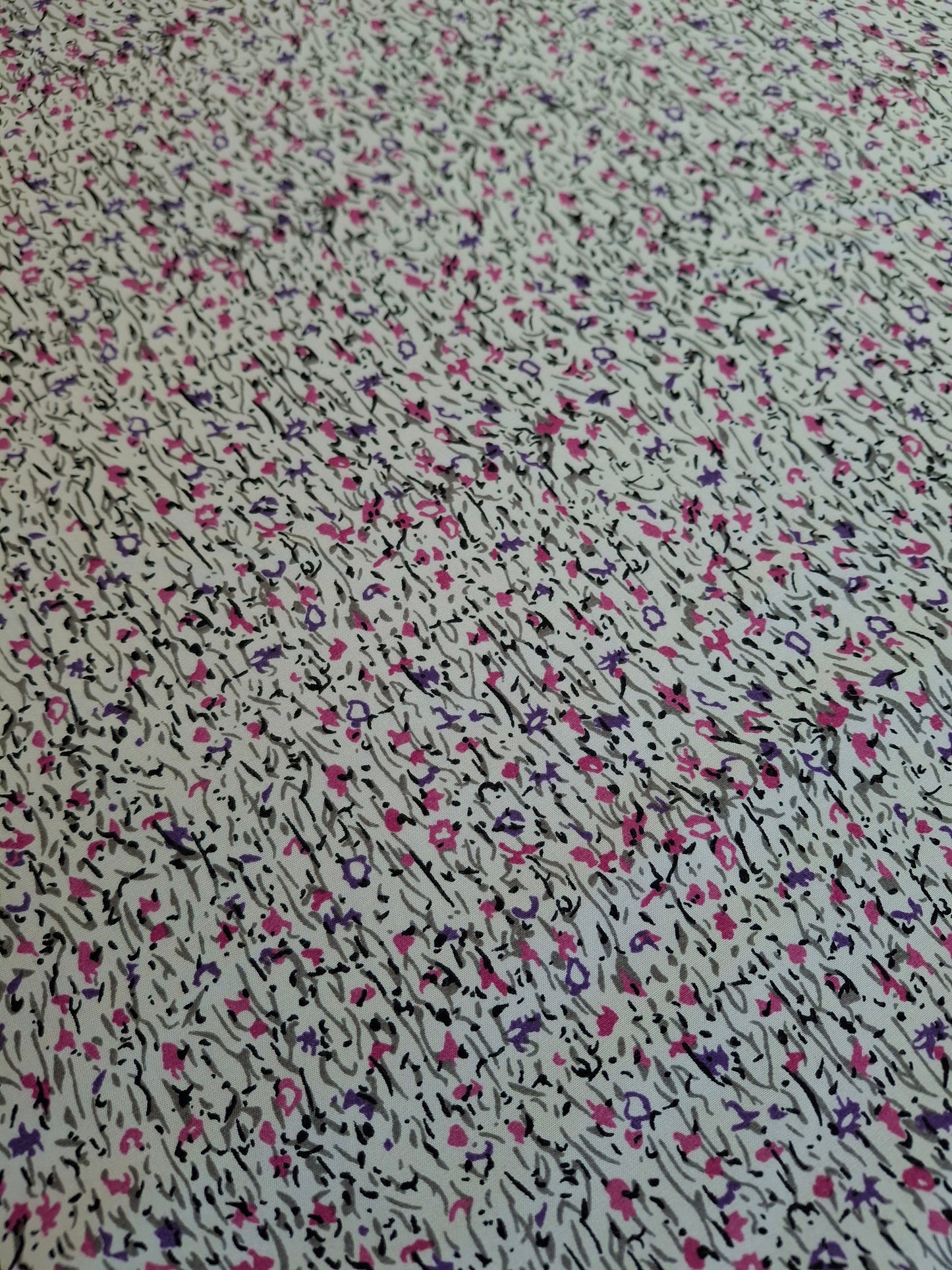 Abstract Floral Viscose Top Quality(suit set ,4 meters)