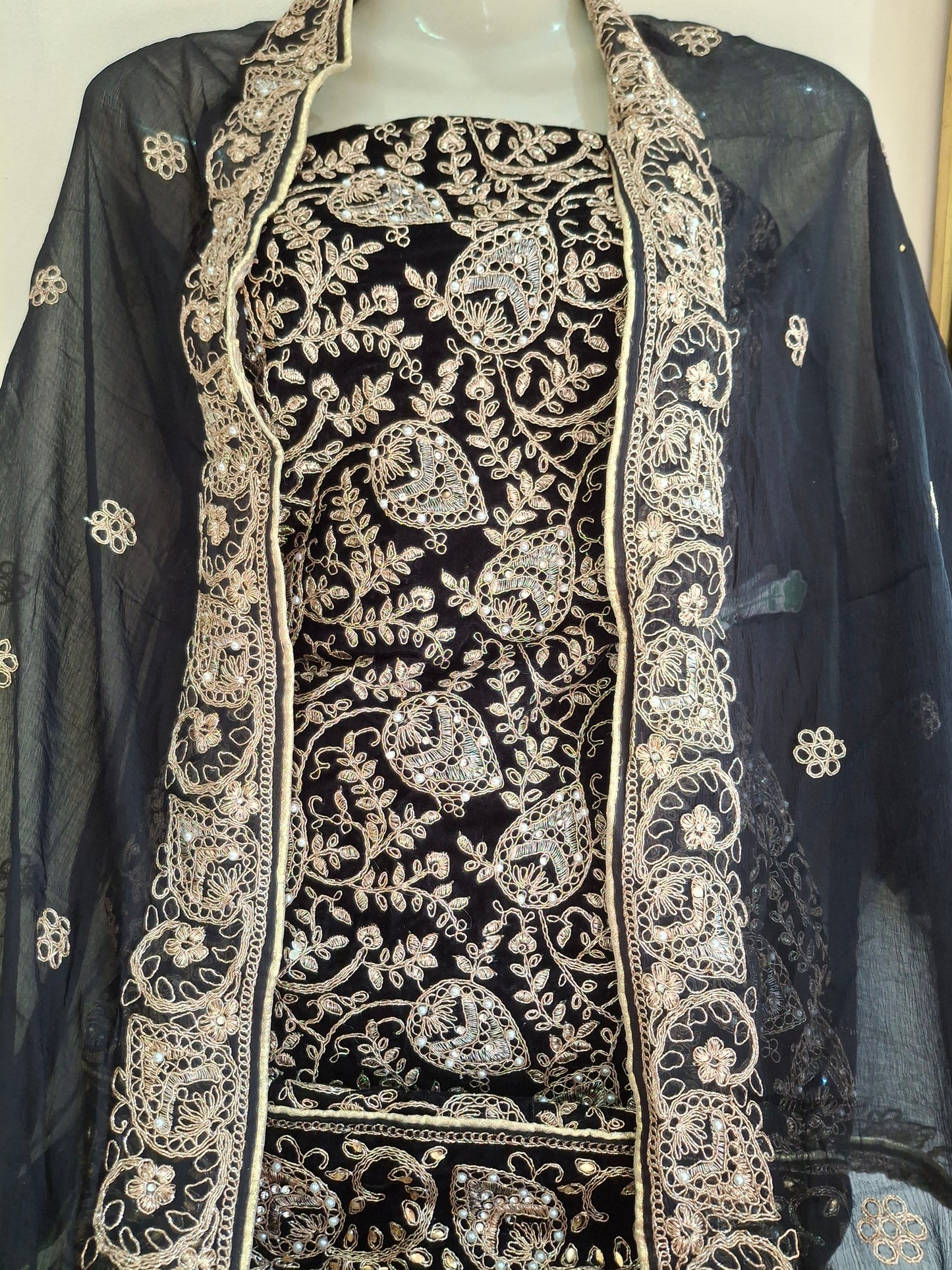 Best Quality Micro Velvet 9000 Unstitched 3 piece suit set