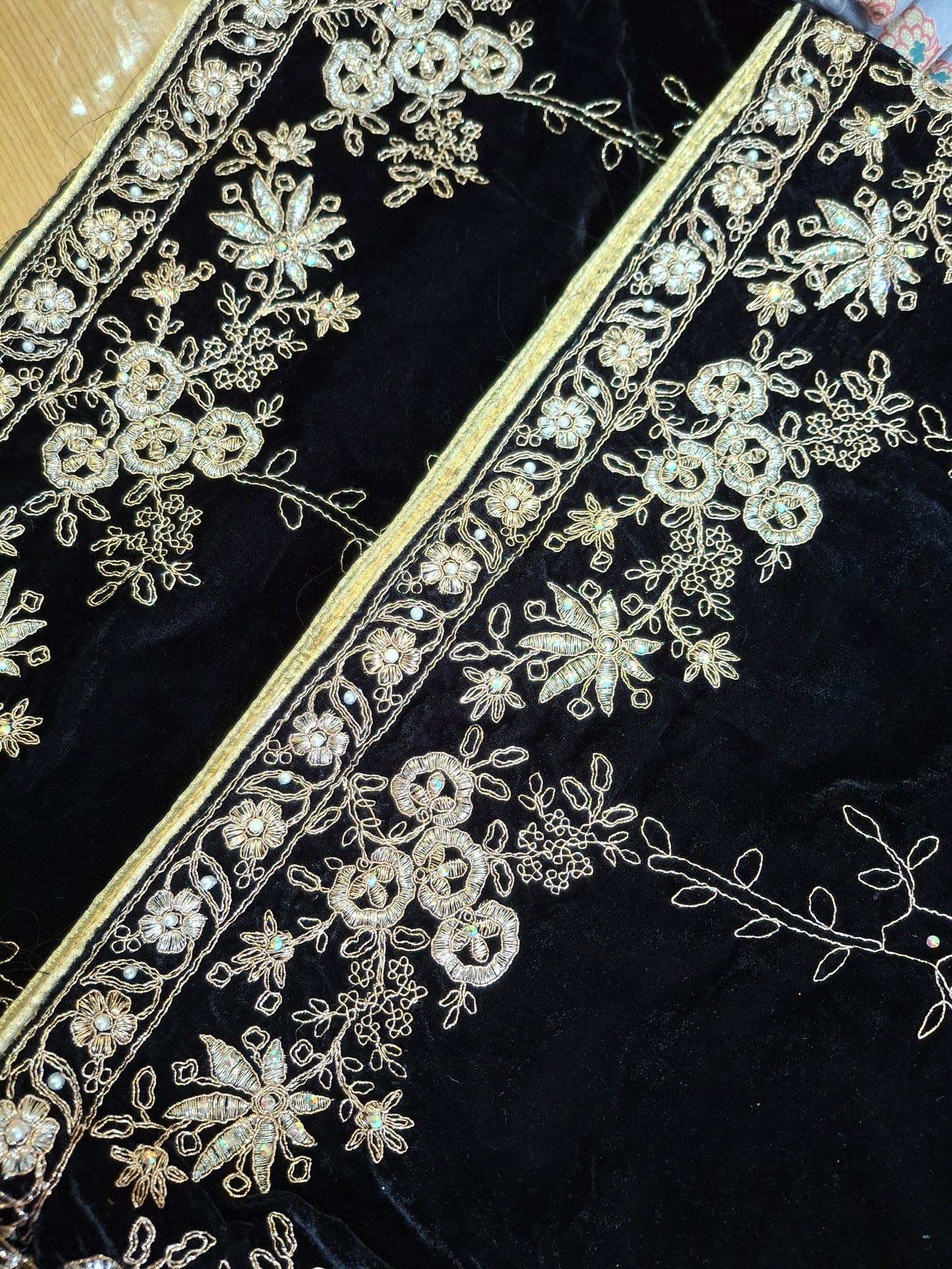Velvet Embroidered Shawl Top Quality