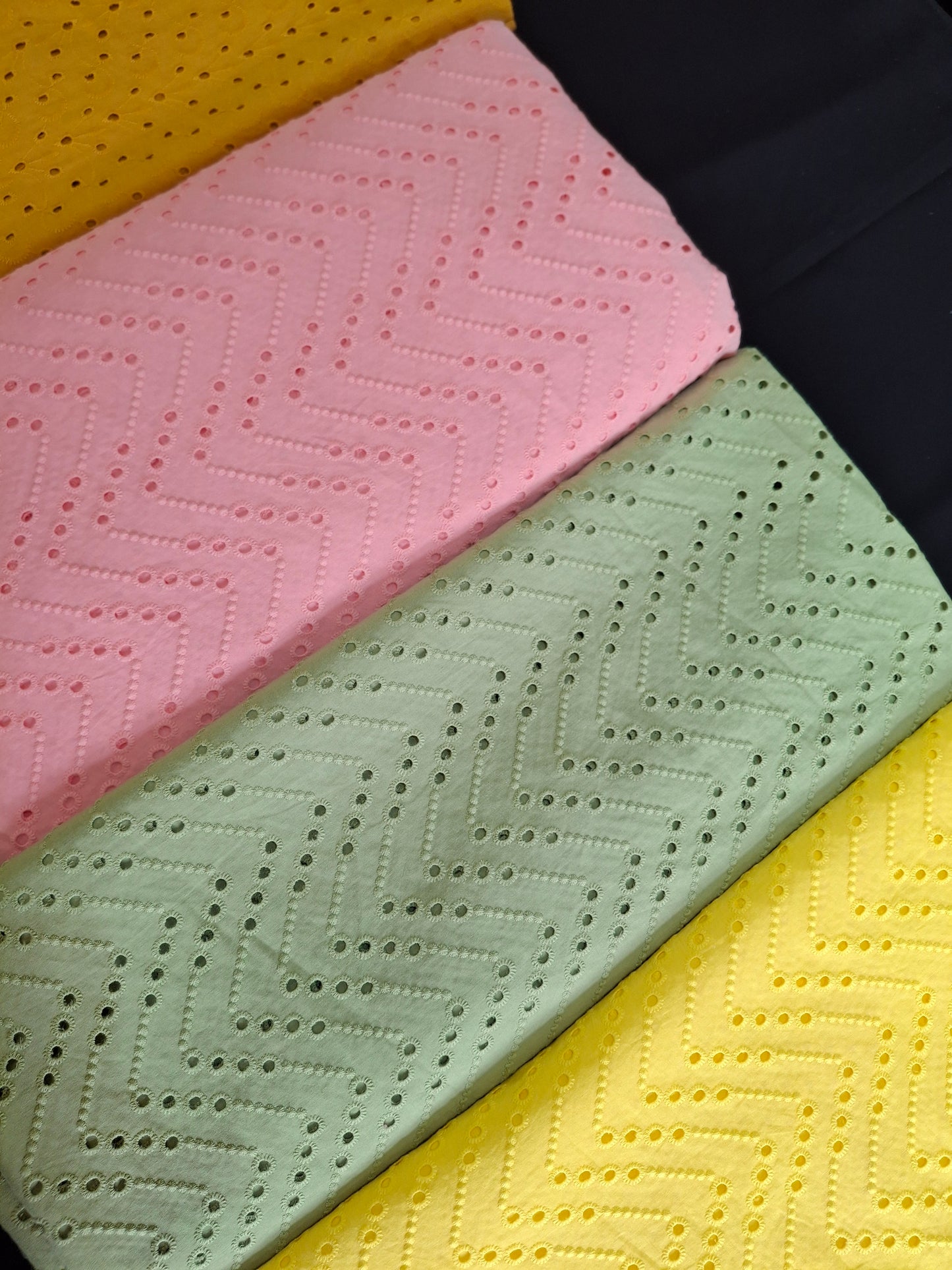 Chikankari-style Cotton Top Quality(suit set 4-meter)