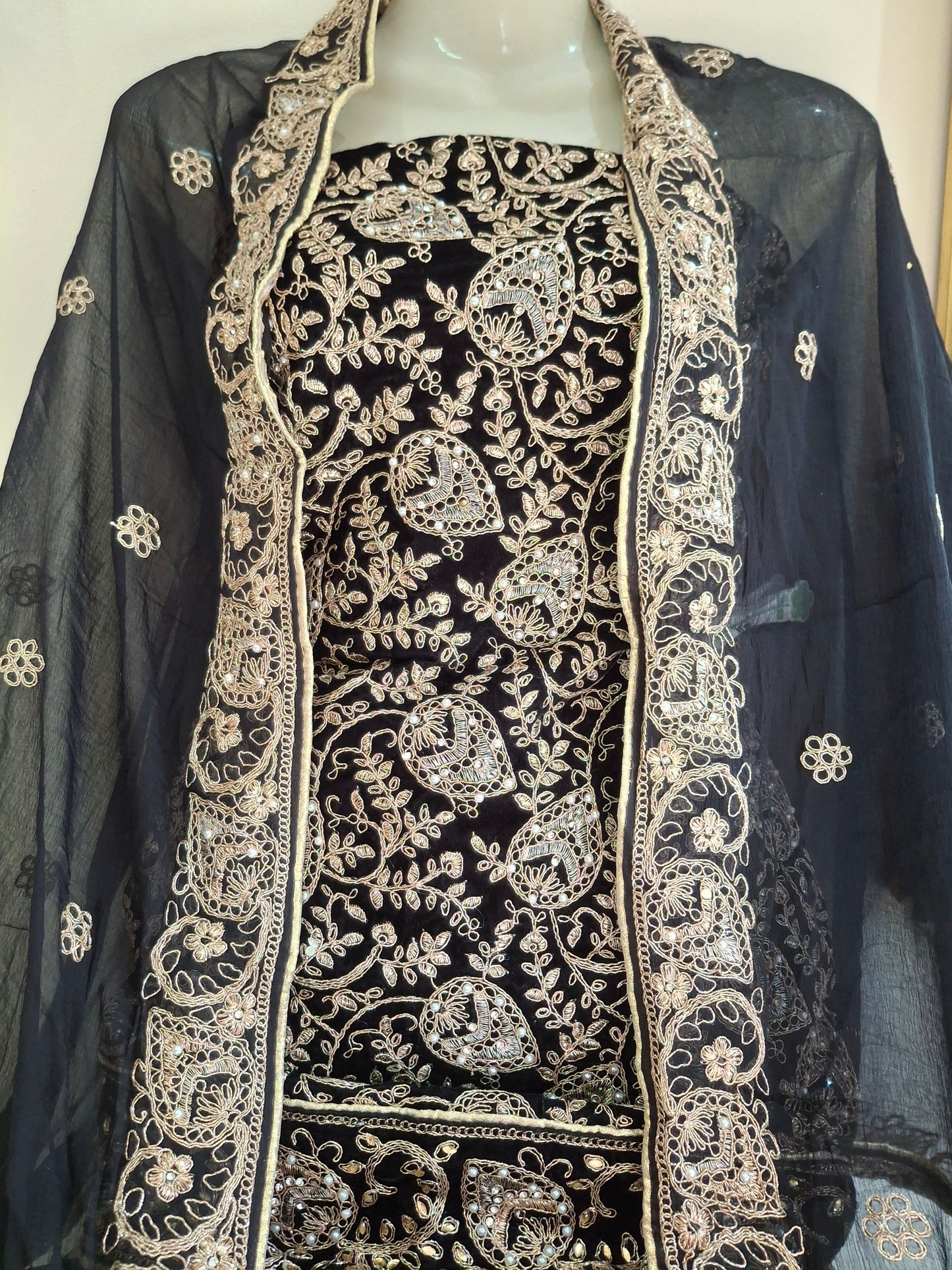 Best Quality Micro Velvet 9000 Unstitched 3 piece suit set