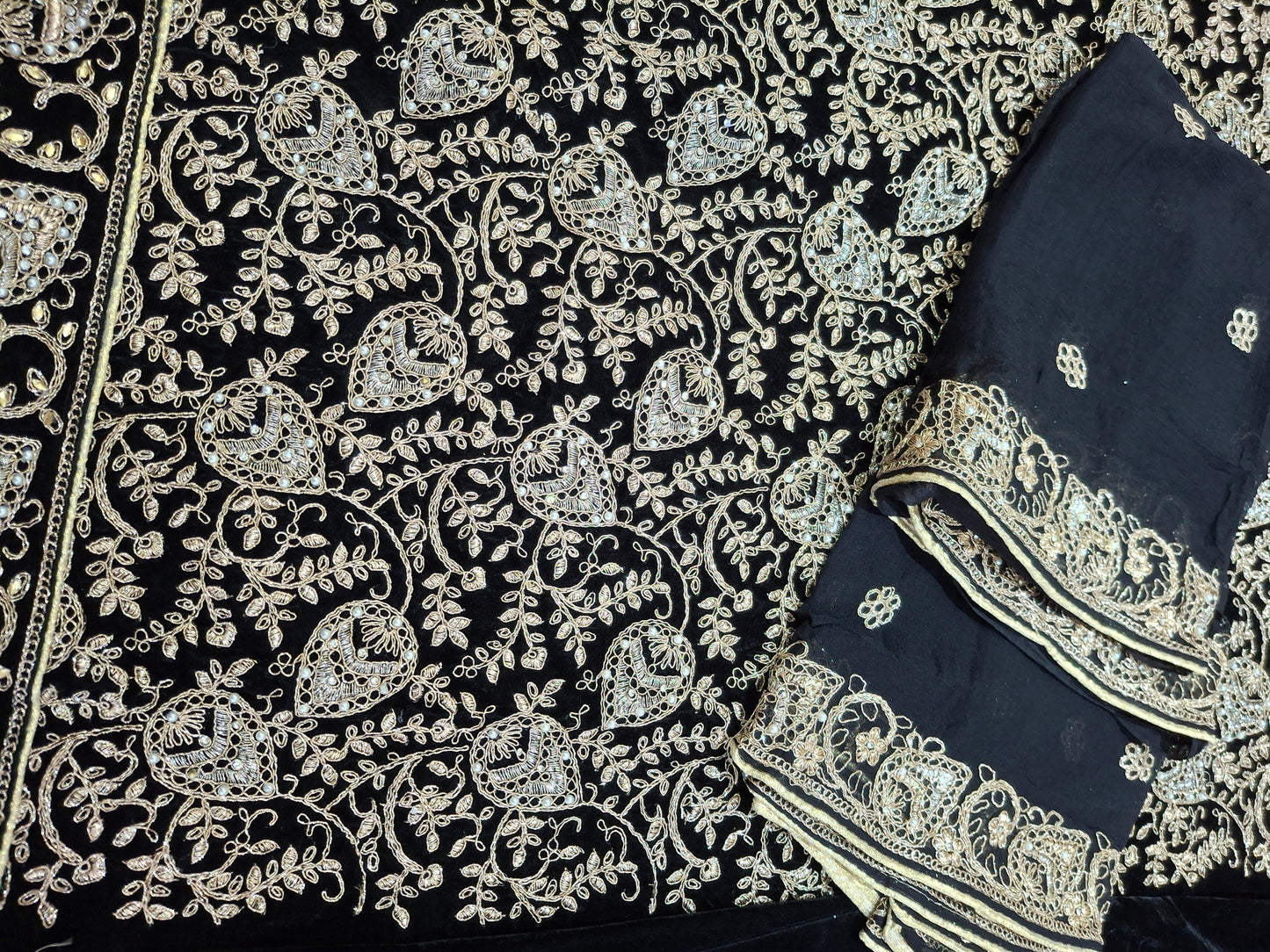 Best Quality Micro Velvet 9000 Unstitched 3 piece suit set