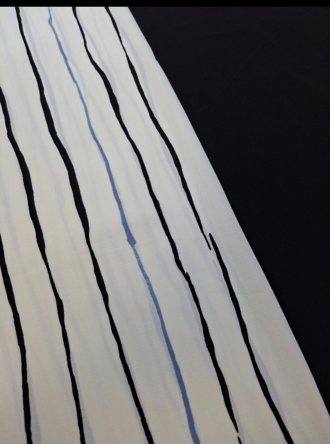 Georgette Soft Mose crepe broken stripes(2-Piece suit set 4-meters)