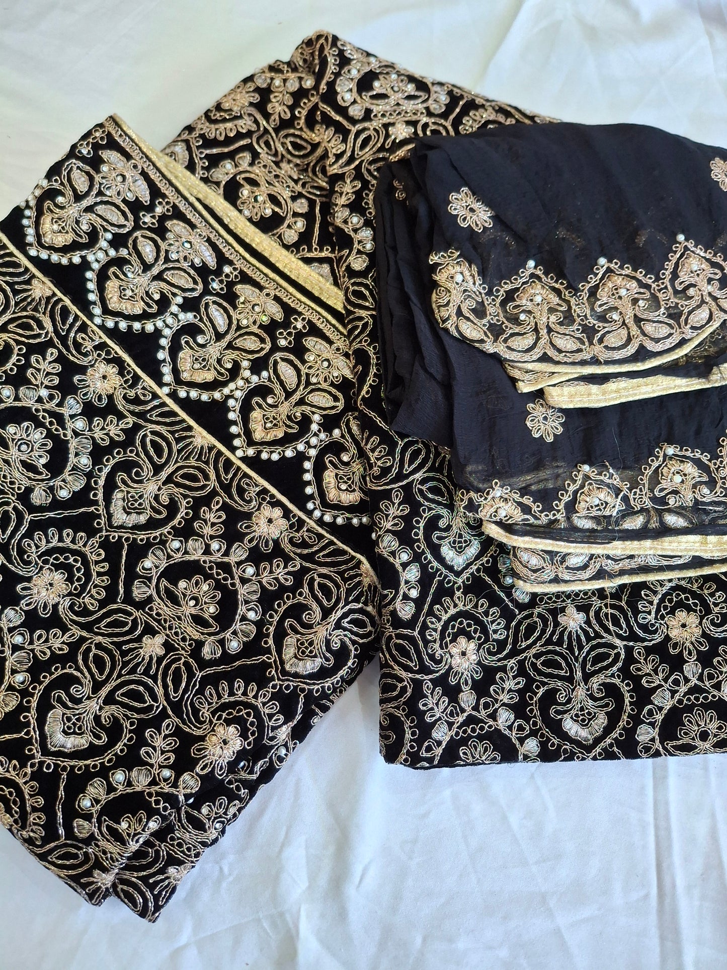 Micro Velvet 9000 Embroidered Unstitched 3 Piece Suit Set