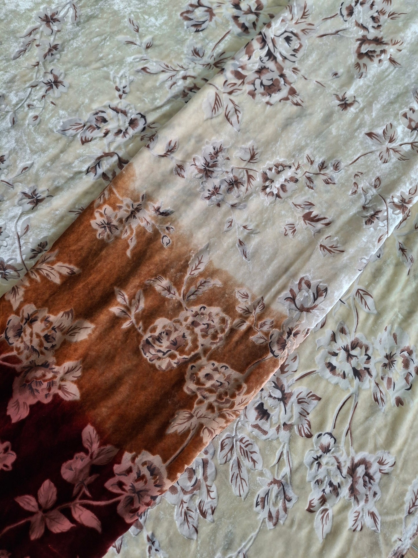100%Silk Burnout Velvet,Palachi Unstitched Suit With Palachi Shawl Top Quality, 4 Piece Suit Set