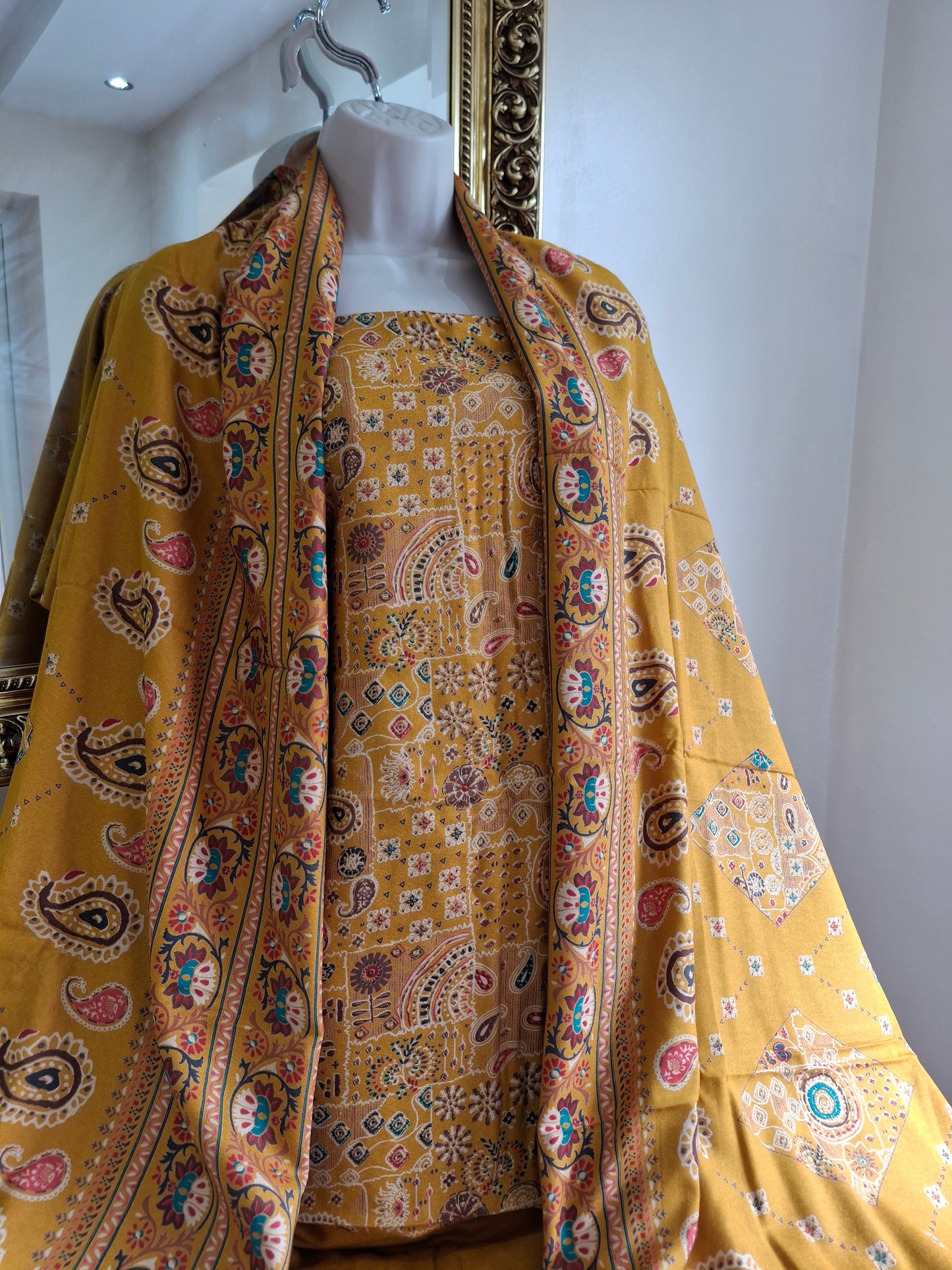 Alpiane Paisley Print (3 pieces suits)Top Quality