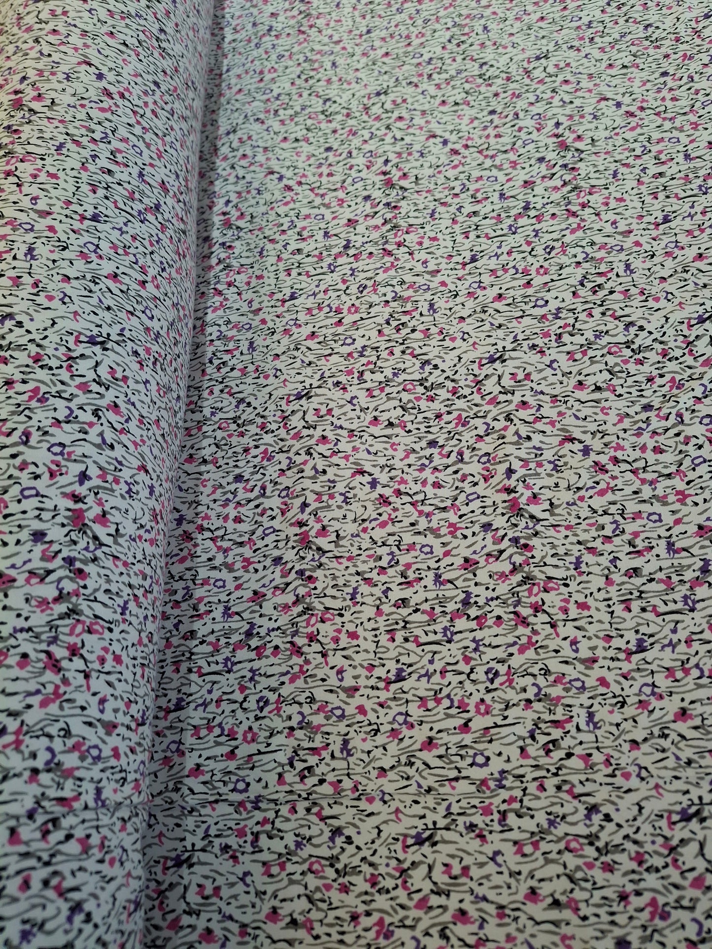 Abstract Floral Viscose Top Quality(suit set ,4 meters)